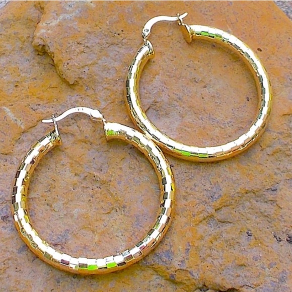 1.5'' , 40mm 18K/Copper Faceted Hoop Earrings, - Picture 5 of 5
